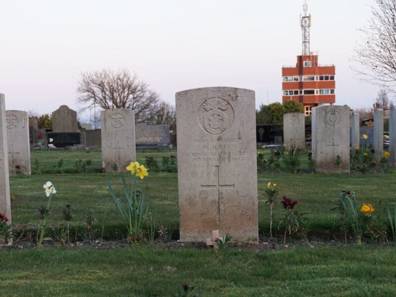 Commonwealth War Graves at Douglas Borough Cemetery