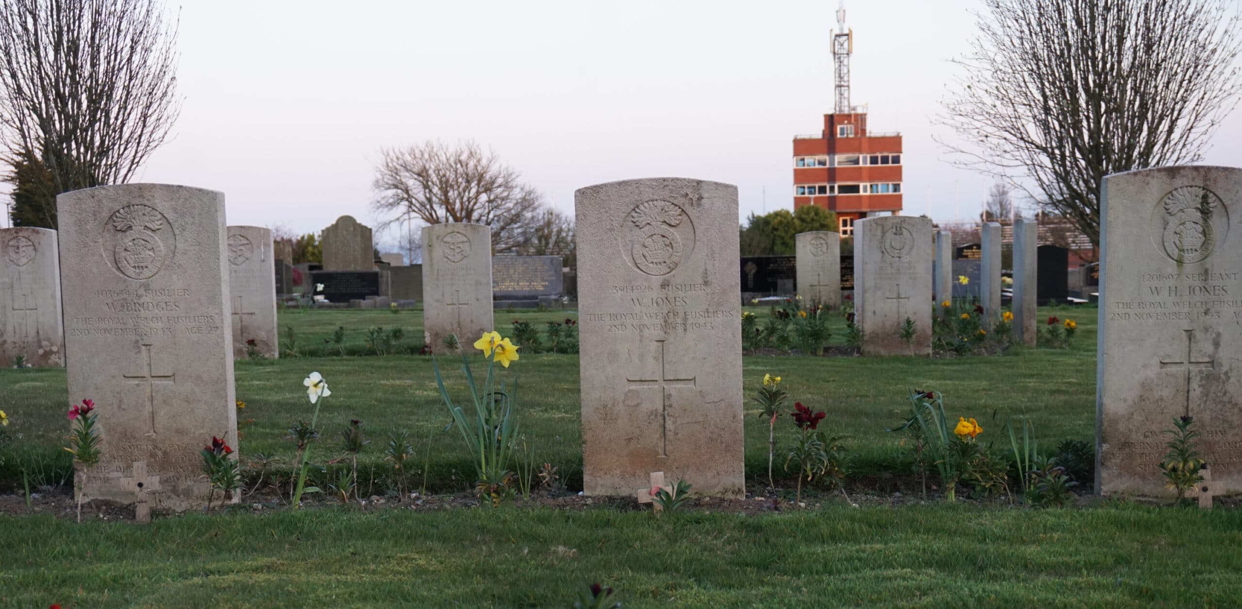 Commonwealth War Graves at Douglas Borough Cemetery